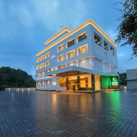 Hotel Park Residency Ayarkunnam Pullappalli Exterior foto