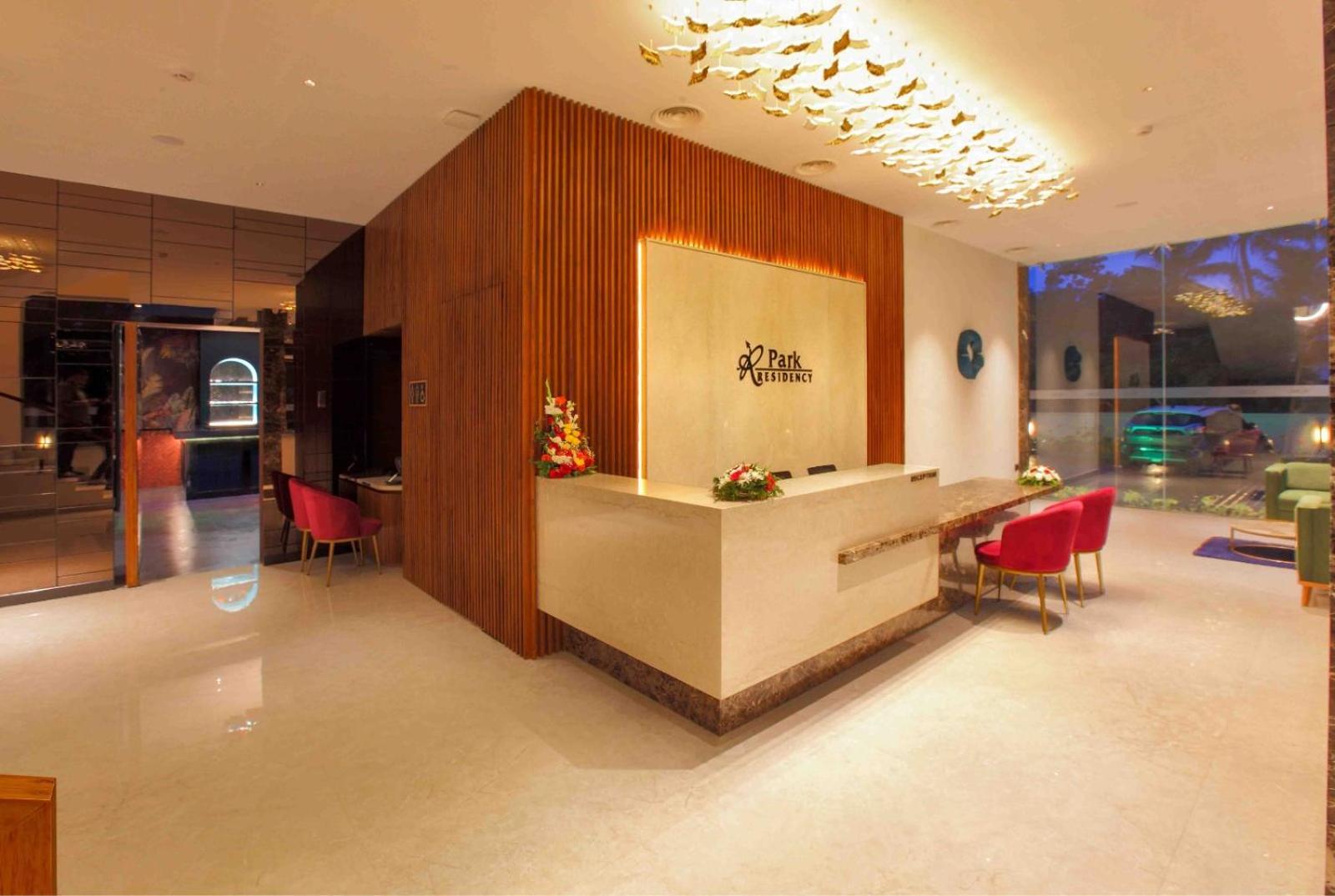 Hotel Park Residency Ayarkunnam Pullappalli Exterior foto