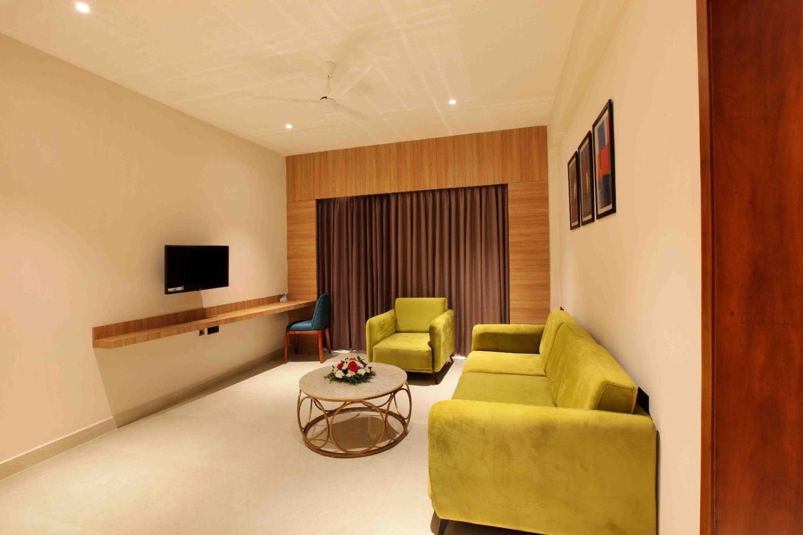 Hotel Park Residency Ayarkunnam Pullappalli Exterior foto